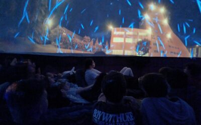 Vesmír na dosah ruky: Fyzika v mobilním planetáriu